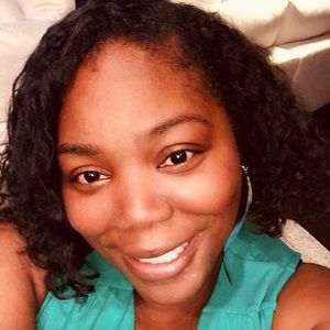 Meet your Posher, Crystal